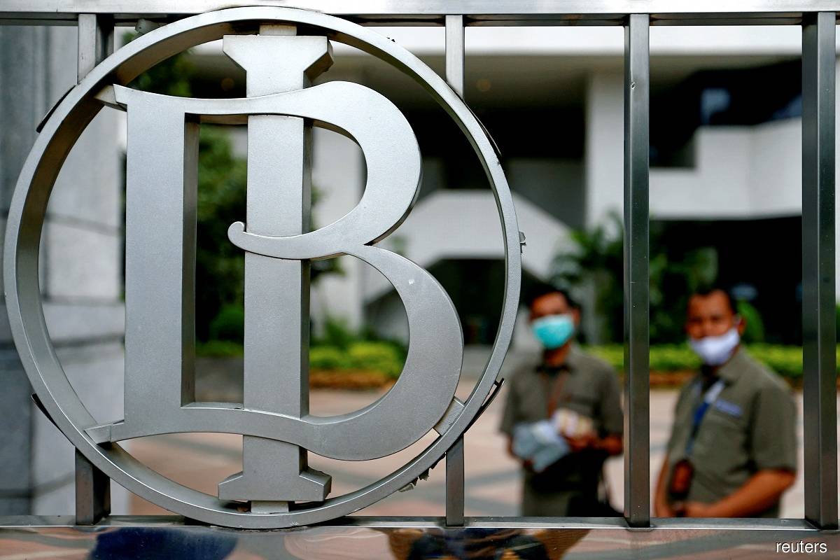 Indonesia central bank leaves rates unchanged, uses forex intervention amid market turmoil